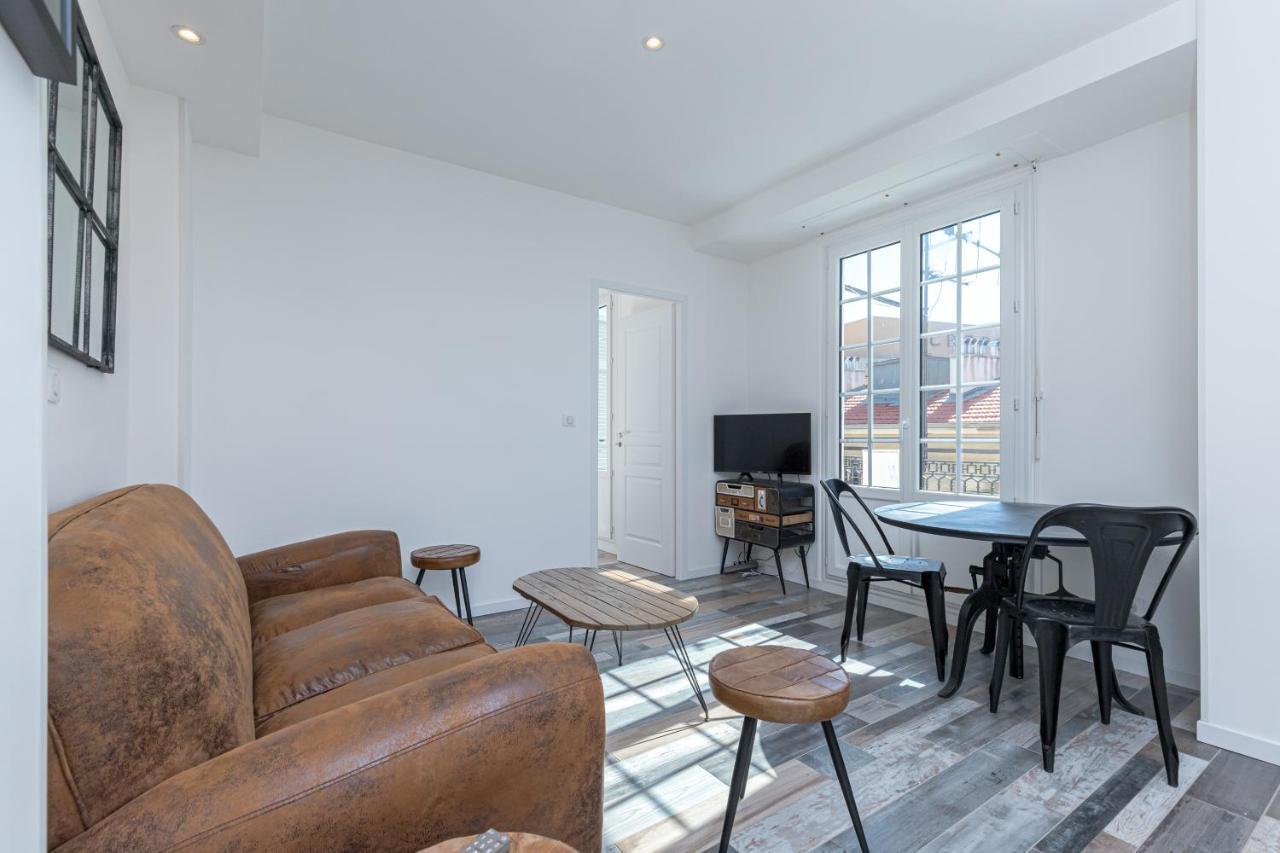 Squared Head-Apartment With Terrace In ニース エクステリア 写真